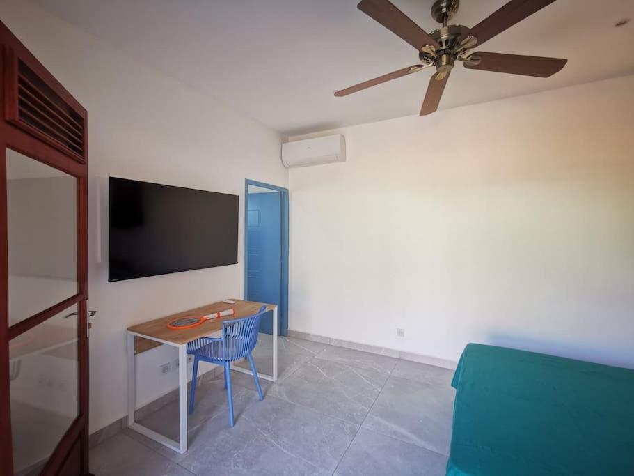 Studio Koton - 3 Etoiles - Deshaies Centre Bagian luar foto